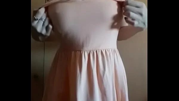 amateur teen shows huge boobs