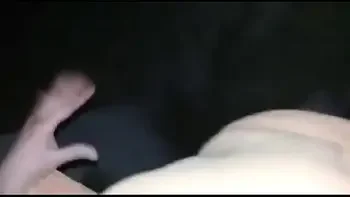 Sacandole la virginidad a mi amigo