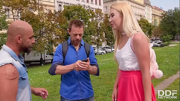 Double dick pounding after sightseeing gives tourist Samantha Rone orgasms