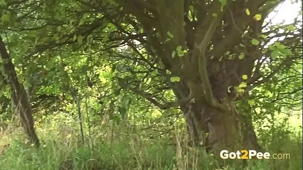 GREAT - Outdoors Pissing At Its Best