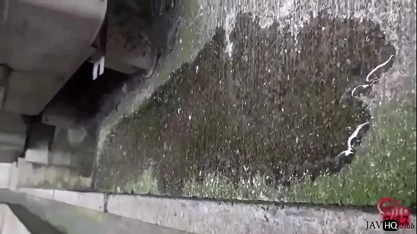 Desperate Japanese Pissing in Public