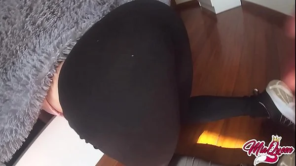 Hot College Roommate is stuck and gets fucked in doggystyle ( CREAMPIE )