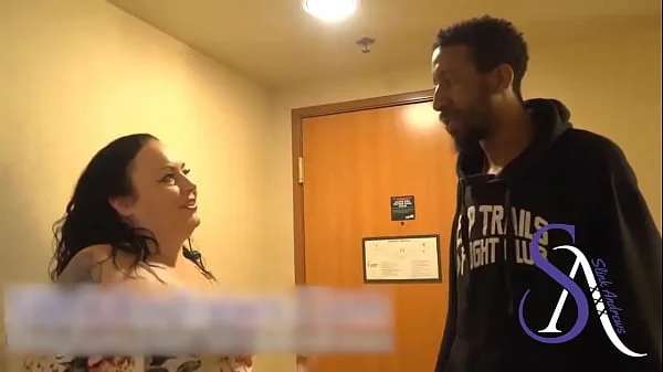 Calista Fucks Her Delivery Driver