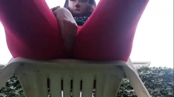 In a public garden I squirt inside my yoga pants don't make me make noise with this vibrator!