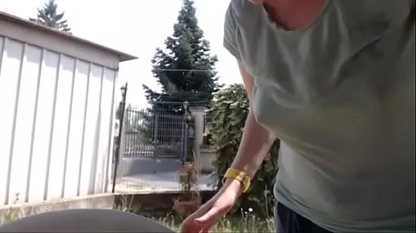 Nicoletta completely destroys her pants in a public garden and pisses on herself