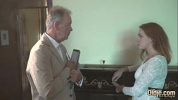 Real amateur teen happy to swallow cum and take facial