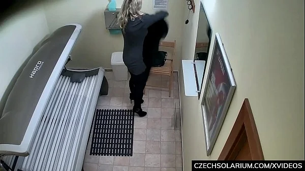 Beautiful Big Tits MIlf in Public Solaruim