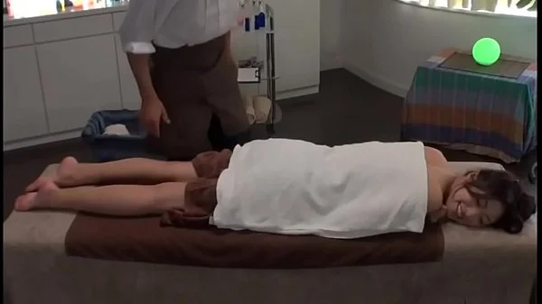 Busty japanese MILF Reiko Kobayakawa got pounded after massage