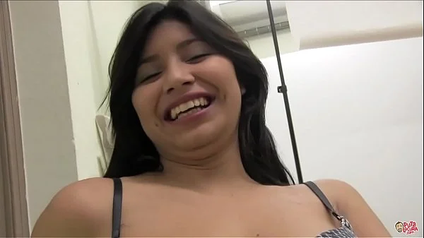 Una charlita ardiente con una jovencita hermosa