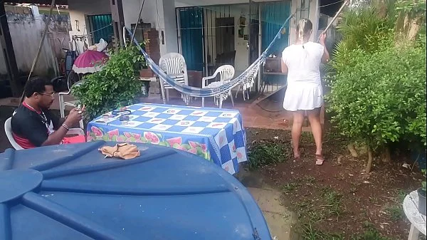 Paisagista do Nego Catra safada !!! Trabalha sem calcinha se oferecendo para o patrão !!!