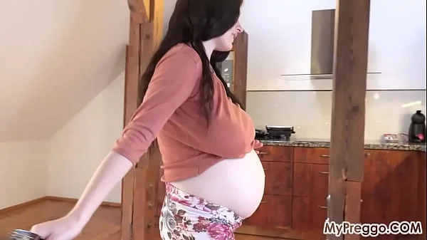 Experiencing Painful Contractions at 39 Weeks Pregnant!