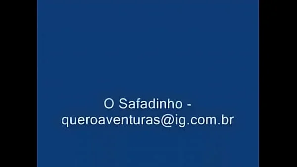 A pica chega a puxar o couro da buceta