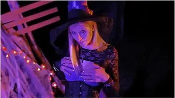 Kelly Dolls The Witch