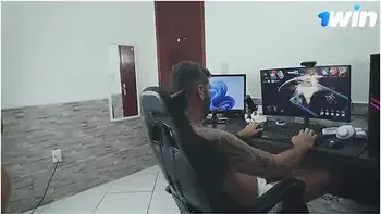 Nerd gets spanked for playing, cooch lesson learned - extraordinaire porn!