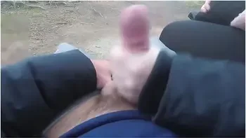 Risky Public Handjob With Cumshot At Lake