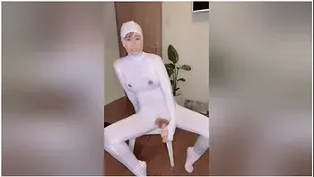 サイトて出会った人に変態な格好させられて名前呼ひオtニー動画を撮ってほしいと言われたのて公開しますヤラセしゃなくてカチなのて変態ゆうゆうさんちゃんと感想くたさい日本人/無修正