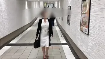 個人撮影巨乳熟女にヒタッと白ワンヒてノーフラ散歩お買い物ホッチか Japanese/hentai/asian/milf/step Mom/big Tits/日本人/熟女/巨乳/素人/潮吹き