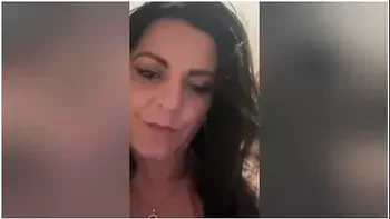 Milfycalla- I Masturbated In Bath Tub With Peed Down Jacekts 180