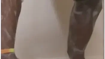 Ebony Teen 18+ Fuckd Herself In The Shower