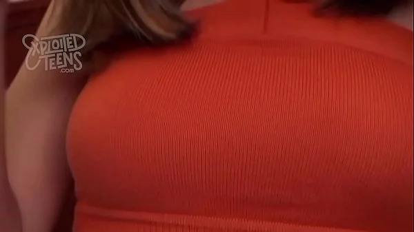 Tall Teenager Has a Fist Pushed into her Cunt