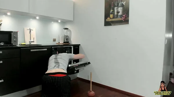 Plumber Hard Rough Fuck Sexy Housewife and Cum in Mouth