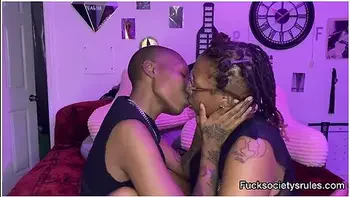 Passionate Kissing ( Biting )