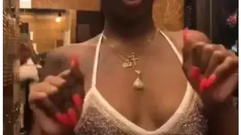 IG live hoe twerking