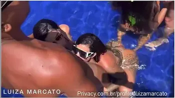 Festa E Suruba Na Piscina