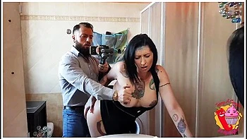 He Fucks Her In The Bathroom While She Puts On With Mia Khalifa, Tommy A Canaglia And Lady Muffin