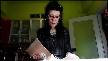 Feet Slave In Miss Vagon And Ivegans Shopping Donated By Her Moneyslave