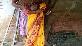 Sexy Indian Bhabhi Outdoor Doggystyle with Trilokinath - Big Boobs and Hard Fucking