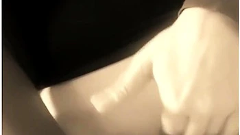 Milf Arrapata Si Masturba