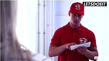 Skinny Secretary Monika Phamous Seduces Pizzaboy Into Nasty Raunchy Fuck Session