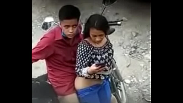 A Escondidas En Una Moto