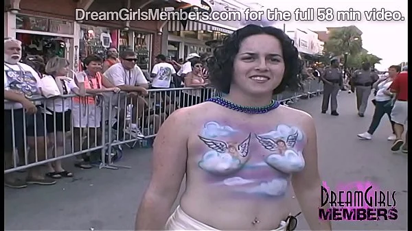 Exhibitionist Wives And Girlfriends Bare Tits & Pussy At Fantasy Fest