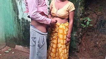 Komal Aunty Hot Indian Desi Fucked Hard by Trilokinath in Hindi