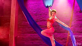 Brooklyn Grays Toy-fueled Solo In Slim Seductive Bliss