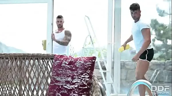 Coroa Peituda Metendo com Novinhos