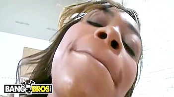 Curvy Black Babe Lauren Foxxx Shows Off Her Mississippi Titties!! 12 Min