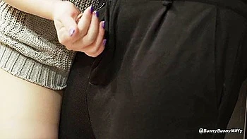 Housewife Gets Fucked By Visitor Wearing Sexy Pantyhose While Doing Her Housework