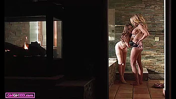 Leana Lovings And Taylor Vixxen Find Sex In The City - Leana Lovings & Taylor Vixxen