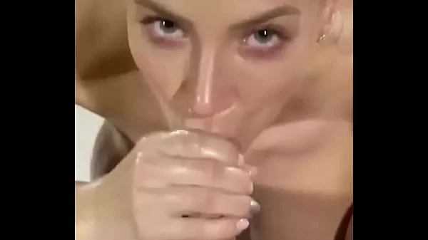 Blonde gives the best head in HD