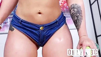 Anais Amore Aches For Big