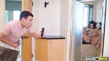 Valentina Jewels - Johnny The Horny Neighbor