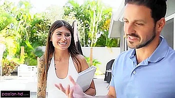 Thick Cock Gives Realtor A Pussy Rub With Charlotte Mae