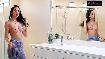 Jamie Michelle In Cleans Up Trainers Sweaty Cock