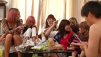 [hunta-170] 6 Yankee Girls And Im The Only Guy In The King Game! My , Who Has Turned Into A Yankee, Came To Stay Over With Her Friends To Go To A Theme Park In Chiba! Scene 10