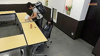 [gns-037] Fearless! Bento Delivery By Office Lady Targeted Day And Night Scene 16