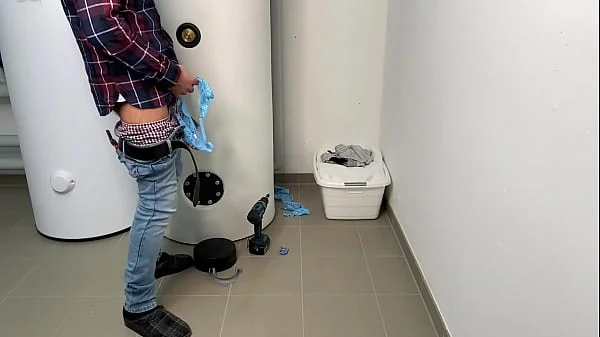 Stiefpapa erwischt beim schnüffeln