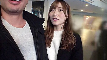 エキゾチックな日本のモデルAkubi Asakaraが最高の巨乳、フェラチオのJavクリップで